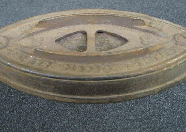base section for a Mrs Potts patent cold handle sad iron